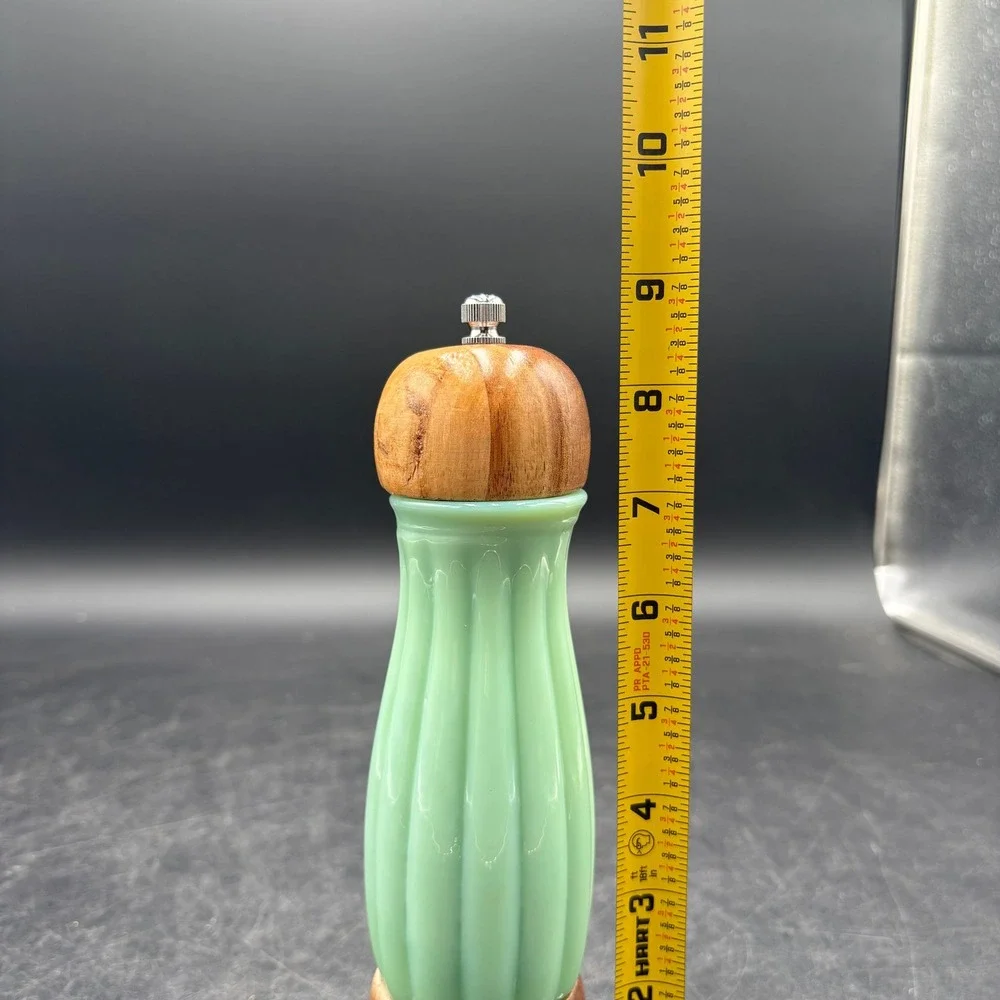 Vtg Jadeite Glass and Wood Pepper Mill Grinder Ribbed Green Farmhouse 8.5